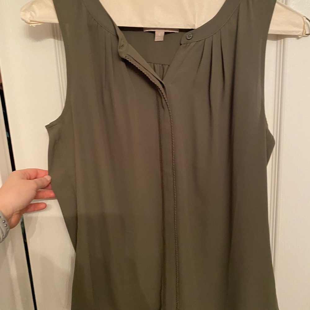 Sleeveless olive color top
